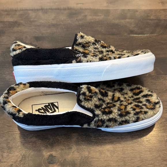 Vans Leopard-Pattern Fuzzy Slip-On Shoes in Black, Tan, Cream - Picture 3 of 7